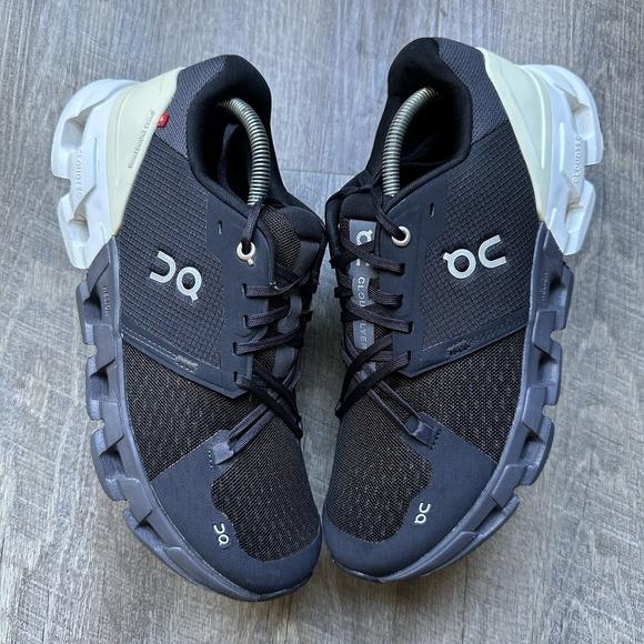 On Clouds Shoes - On Cloud Cloudflyer 4 Black White Womens Running Shoes Size 10.5 Very Good Cond